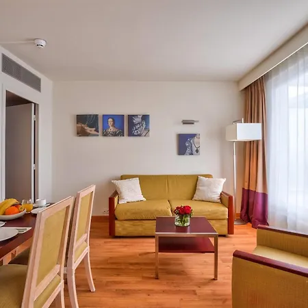 Clarion Paris Cdg Airport ホテル 4*